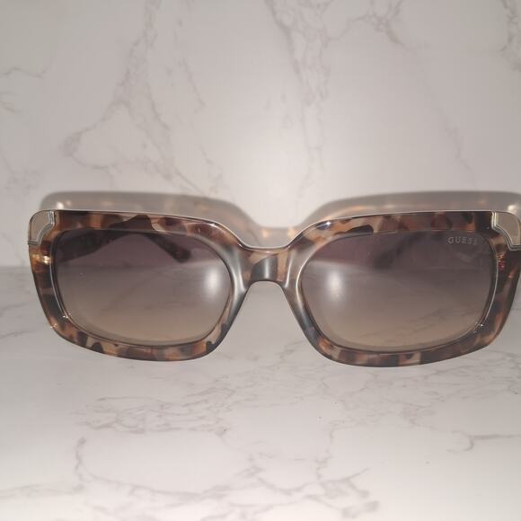 NEW Guess Rectangular Tortoise Frame  Women's Sunglasses - Picture 1 of 6